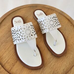 Sofft Women's Mayela White Thong Sandals